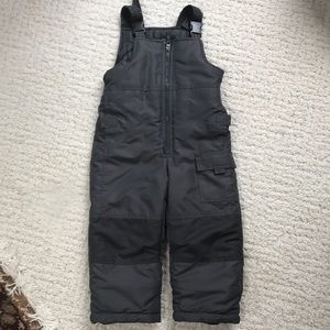 Gray London Fog snow pants size 4t